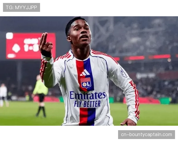 朗斯主帅海瑟：巴黎失利给了我们机会，全力争夺联赛冠军